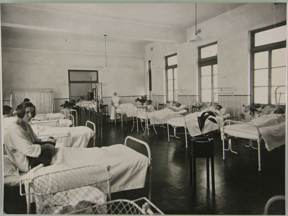 Crown Street Women's Hospital maternity ward, Surry Hills, no date ...