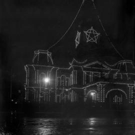 Glass Negative - Sydney Town Hall in George Street with American fleet decorations, 1908