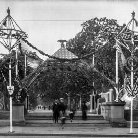 Glass Negative - Hyde Park American fleet decorations in Sydney, 1908