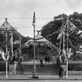 Glass Negative - American Fleet decorations, Hyde Park, circa 1908