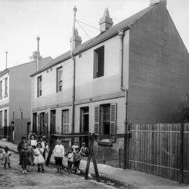 Glass Negative - Terrace houses with children in Goold Street Chippendale, circa 1912