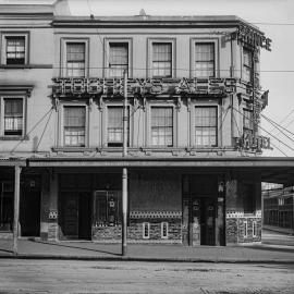 Glass Negative - Prince Albert Hotel in William Street Darlinghurst, 1918