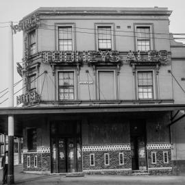 Glass Negative - Prince Albert Hotel in William Street Darlinghurst, 1918