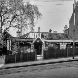 Glass Negative - Cottage in Woolcott Street Darlinghurst, 1918