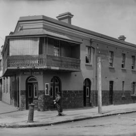 Glass Negative - Macquarie Hotel in Cowper Wharf Road Woolloomooloo, 1920