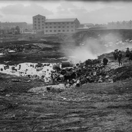 Glass Negative - Fowler's Tip, Pyrmont Bridge Road Camperdown, 1922