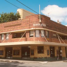 Alfred Hotel on the corner of Missenden Road and Dunblane Street Camperdown, 2000