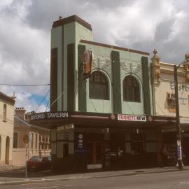 Oxford Hotel on the corner of King Street and Eliza Street Newtown, 2000