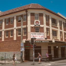 Town Hall Hotel, King Street Newtown, 2000