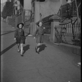 Girls on their way to Brownies, Cascade Street Paddington, 1937