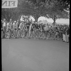 Waiting to start the Empire Games 100km cycle race, Centennial Park, 1938