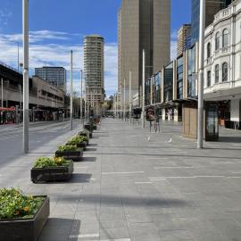 Looking east along Alfred Street Sydney during Covid-19 Pandemic, 2021