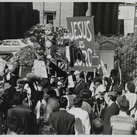 Fred Nile meets Oxford Street, Darlinghurst Court House, Oxford Street Darlinghurst, 1989