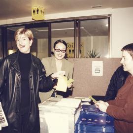 Sally Gordon of Sydney Gay and Lesbian Mardi Gras (SGLMG) votes, 1998