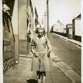 Nancy Ross outside 40 Brougham Street Woolloomooloo, circa 1949