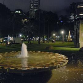 FJ Walker Memorial Fountain, Hyde Park, Christmas 2008