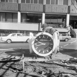 Seiko Clock installation, Alfred Street Circular Quay, 1971