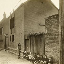 Site Fence Image - Barnett Lane, view west from Wisdom Lane Darlinghurst, 1916