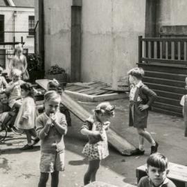 Fascia Image - Kindergarten at the corner of Palmer Street and Berwick Lane Darlinghurst, 1952