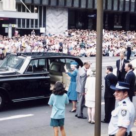 Queen Elizabeth II on George Street, Sesquicentenary, Sydney Square, 1992