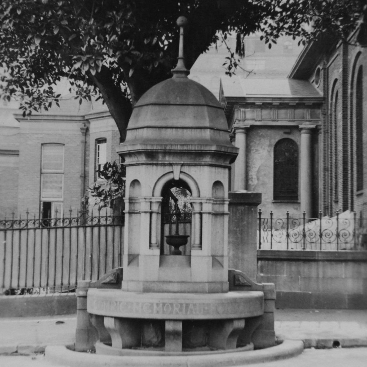 Comrie Memorial Fountain