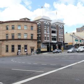 Traffic lights, corner City Road and Broadway, Glebe, 2018