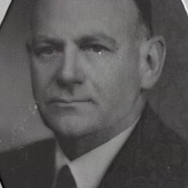 Portrait of Town Clerk Roy Hendy, Municipal Council of Sydney, 1942