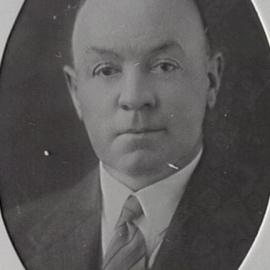 Portrait of City Engineer AH Garnsey, Municipal Council of Sydney, 1934