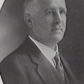 Portrait of City Engineer and City Surveyor EW Coulson, Municipal Council of Sydney, 1925