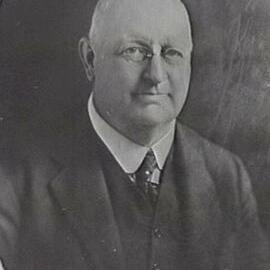 Portrait of Alderman Clarence Walter Bridge, Municipal Council of Sydney, 1922