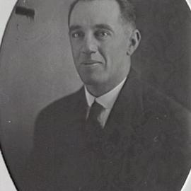 Portrait of Alderman John Richard English, Municipal Council of Sydney, 1924