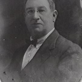 Portrait of Alderman William Thomas Nicholls, Municipal Council of Sydney, 1922