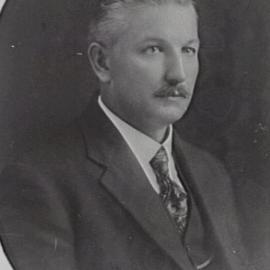 Portrait of Alderman William Holdsworth, Municipal Council of Sydney, 1922