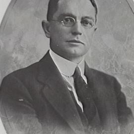 Portrait of Alderman Lionel Thomas Courtenay, Municipal Council of Sydney, 1922