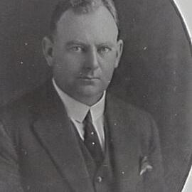 Portrait of Deputy Town Clerk Ron Hendy, Municipal Council of Sydney, 1924