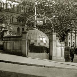 Men's attended convenience, Macquarie Place Park Sydney, 1934