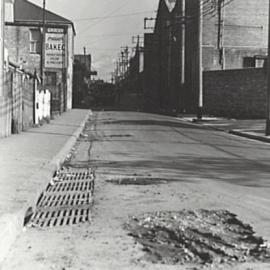 Angel Street, Newtown