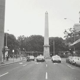 Bathurst St looking east