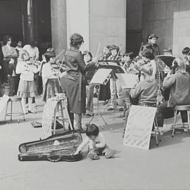 Sydney Youth Orchestra busking