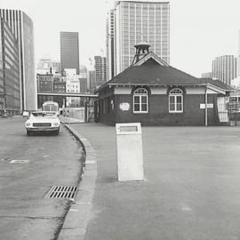 View along East Circular Quay