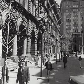 New lighting standard for Martin Place