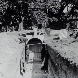 Construction of air raid shelters, Green Park Darlinghurst, 1940s