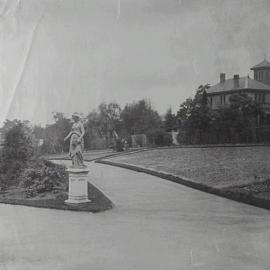 Cunningham Building (Director's Residence) and Ceres statue