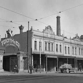 Entrance to Tooth & Co. Kent Brewery, Broadway at Carlton Street Chippendale, 1930s