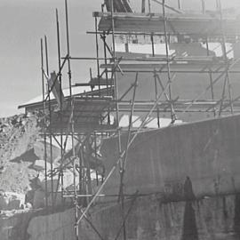 Retaining wall to Circular Quay overhead roadway