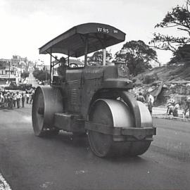 Laying asphalt road surface