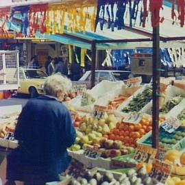 Fruit stand in Darlinghurst Road