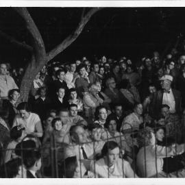 Fitzroy Gardens Christmas concert, Macleay Street Potts Point, no date