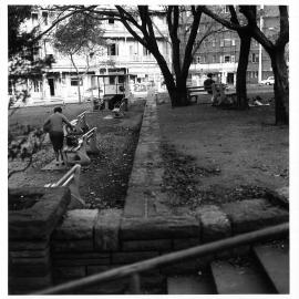 Fitzroy Gardens, Macleay Street Potts Point, 1970