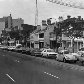 Traffic heading towards Anzac Parade, Flinders Street Darlinghurst, 1980